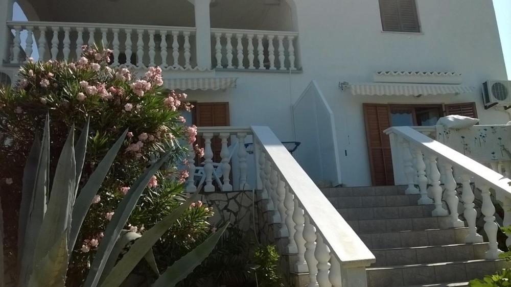 Apartment In Kustici With Balcony, Wifi, Washing Machine Экстерьер фото